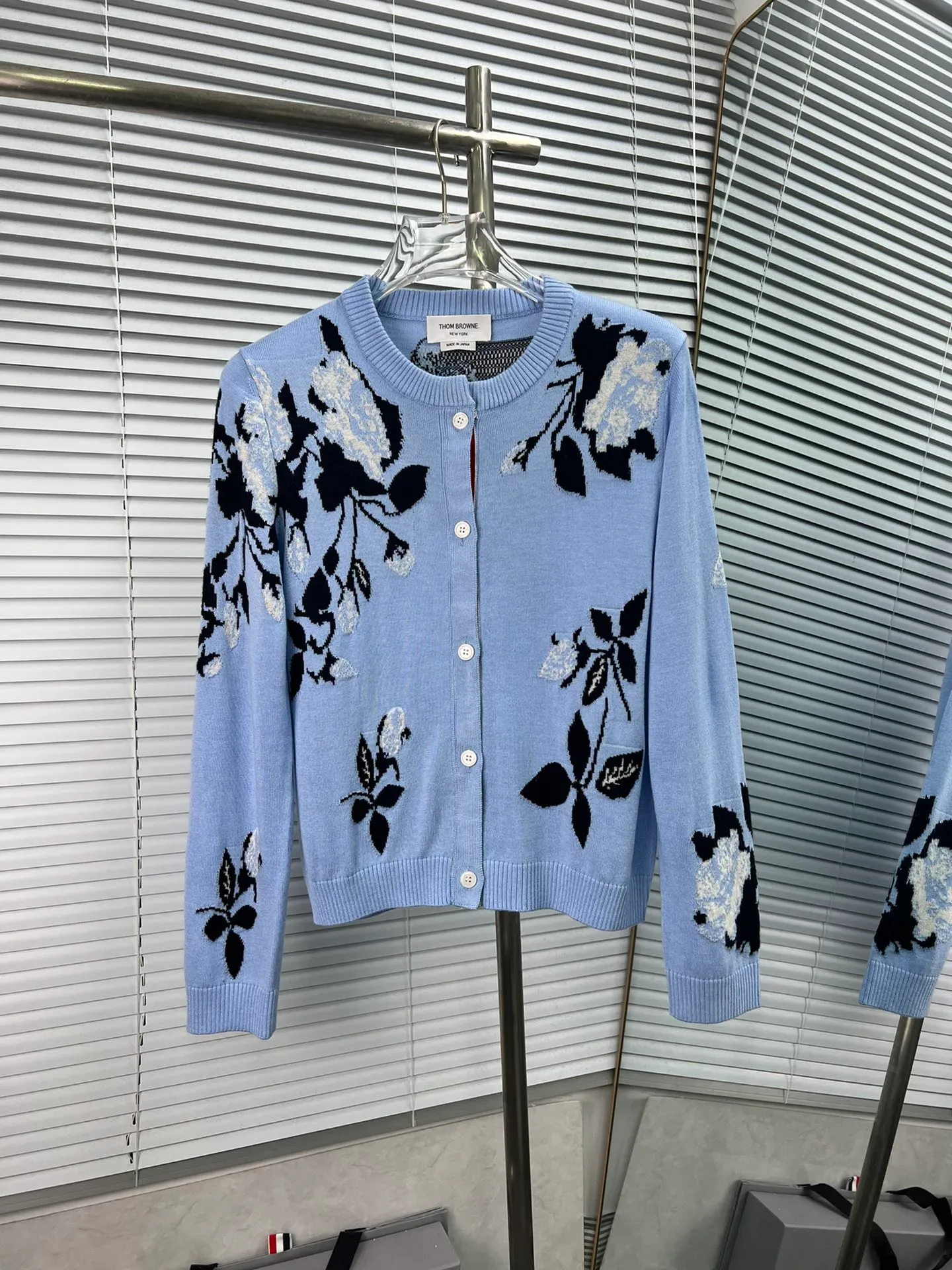THOM BROWNE🇳🇱New Arrival ， ；Classic ， ； ， ； ， Quality ； ， - ** ：** - ** ：** - ** : **Light Blue White - **Sizes: **0.1.2.（S.M.L）